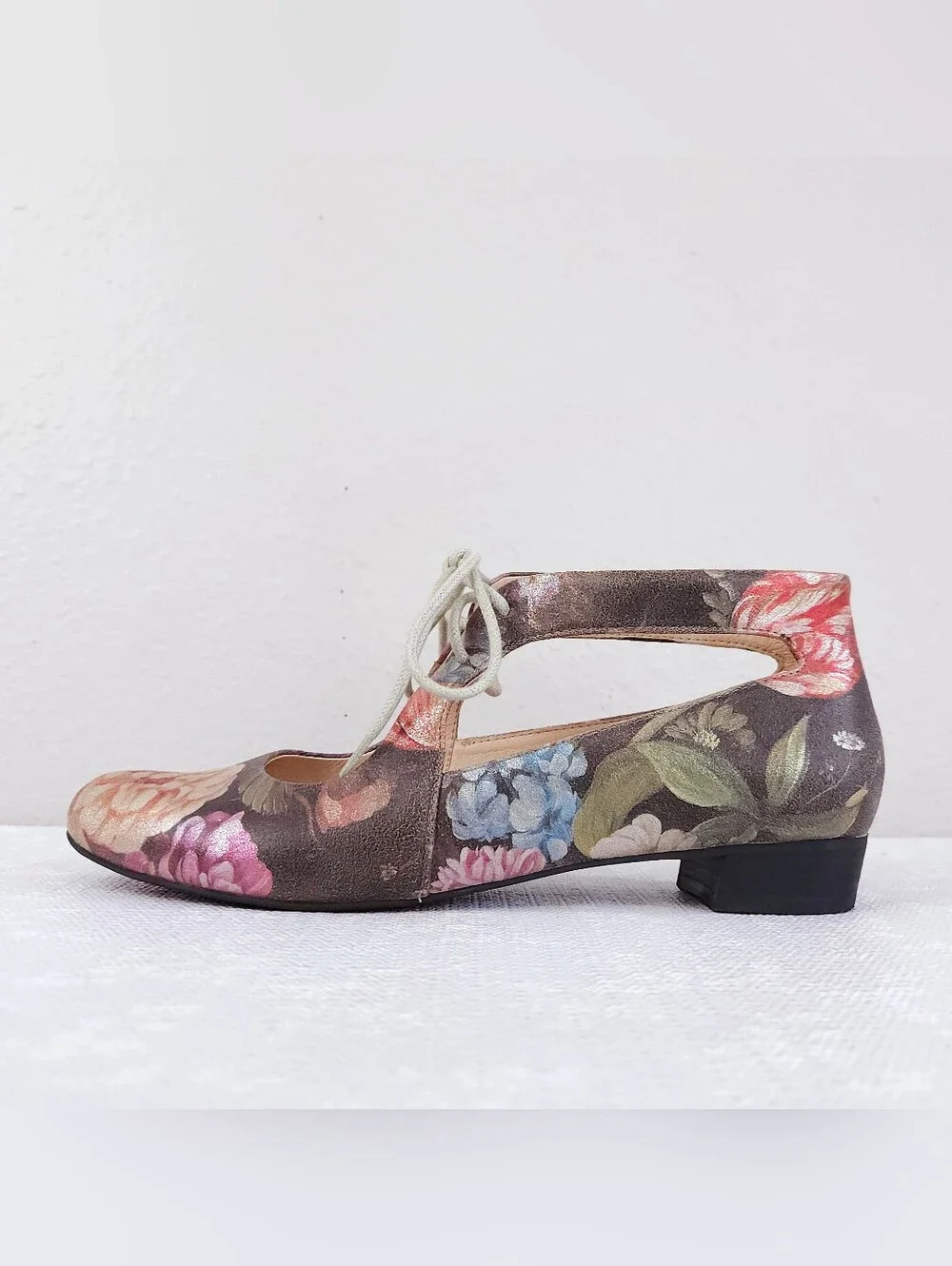 Django & Juliette Lace-Up Mary Jane Flats Ewing Floral Cut-Out Leather Boho